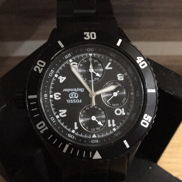 Defender Fossil watch - Picture 2 of 5
